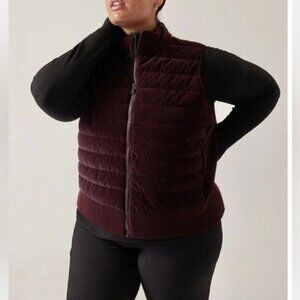 Athleta Hanover Hybrid Vest Spiced Cabernet Size Large NWT
